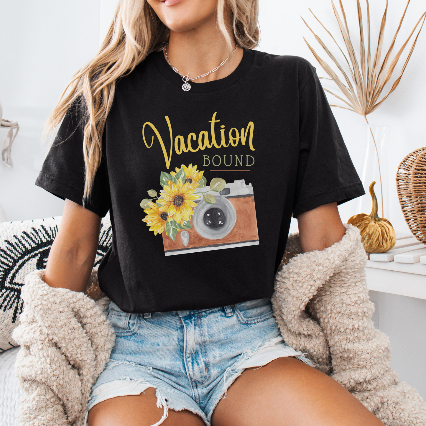 vacation bound t shirt vacation themed t shirt hot sweet tees women’s vacation shirt vacation ready wear summer vacation spring vacation free shipping gifts vintage camera themed t shirt vacation gift vintage camera themed tee Black